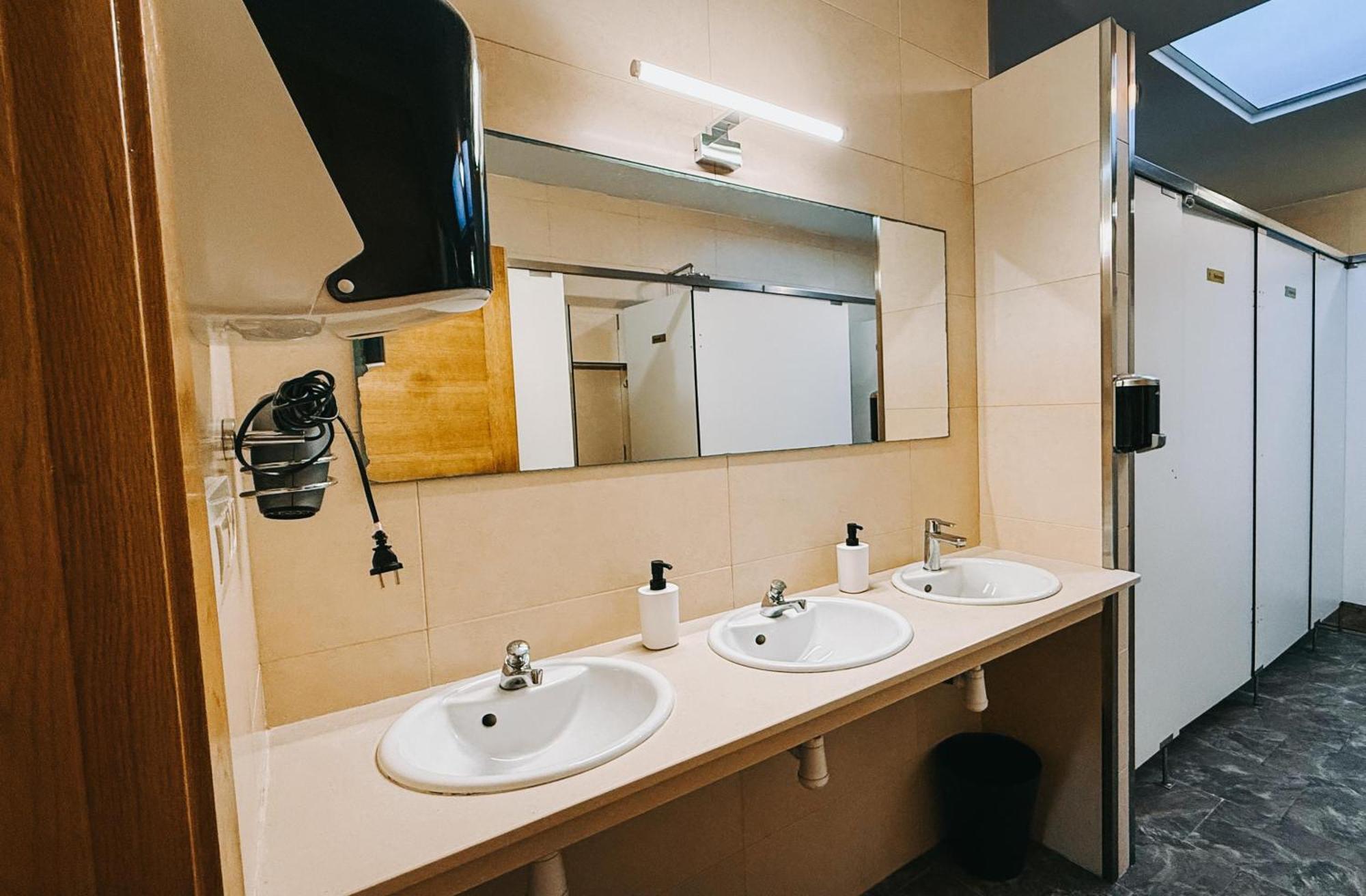 Albergue Lecer Sobrado Porta Ngoại thất bức ảnh